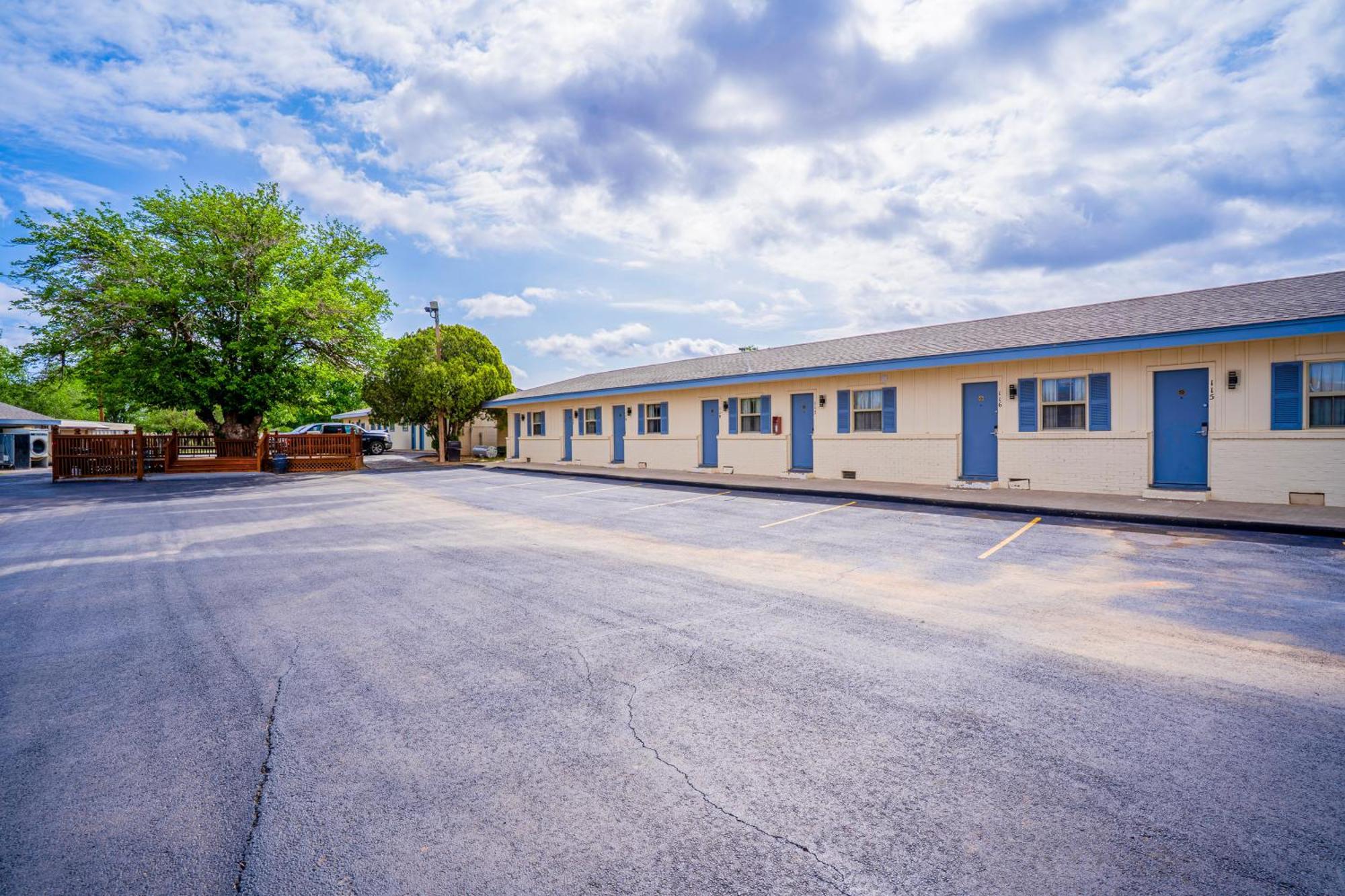 Purple Sage By Oyo Tx Motel *